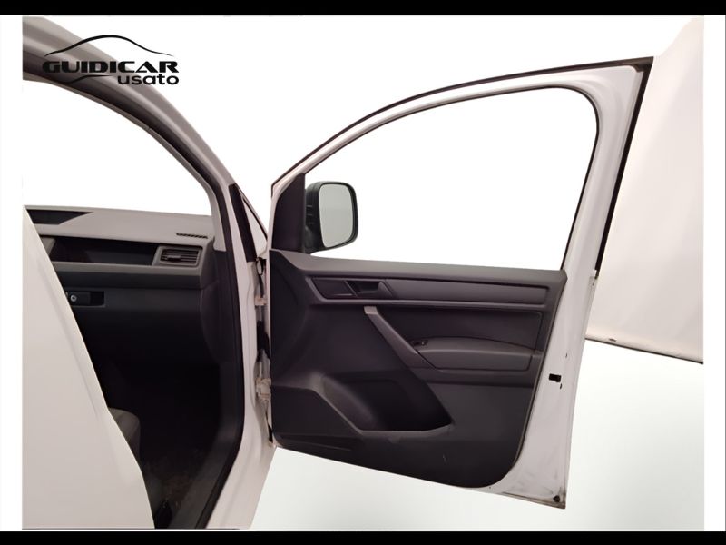 GuidiCar - VOLKSWAGEN INDUSTRIALI Caddy 4ª serie 2017 Caddy 4ª serie - Caddy 2.0 TDI 102 CV Furgone Business Usato